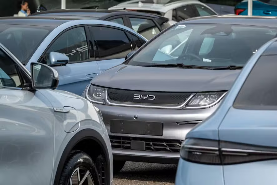 Quando a BYD vai começar a produzir no Brasil? Marca e sindicato divergem