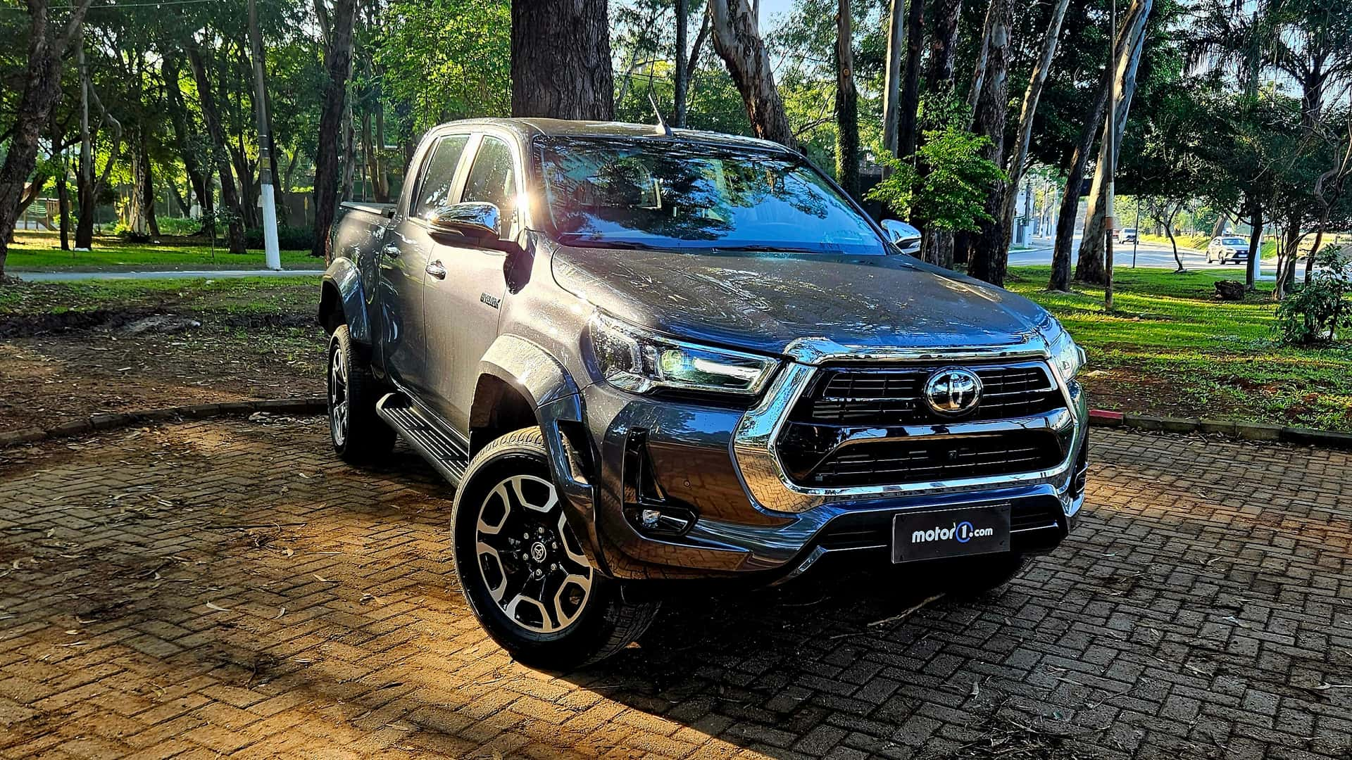 Toyota Hilux SRX 2.8 AT 2025: Por Que Comprar a picape líder do segmento?